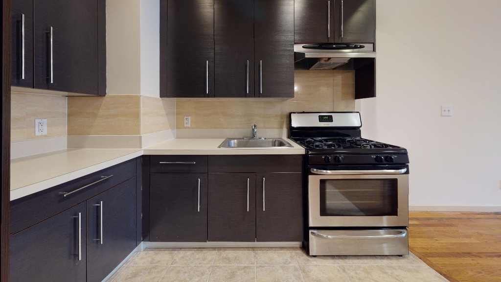 67-09 Austin Street - Photo 4