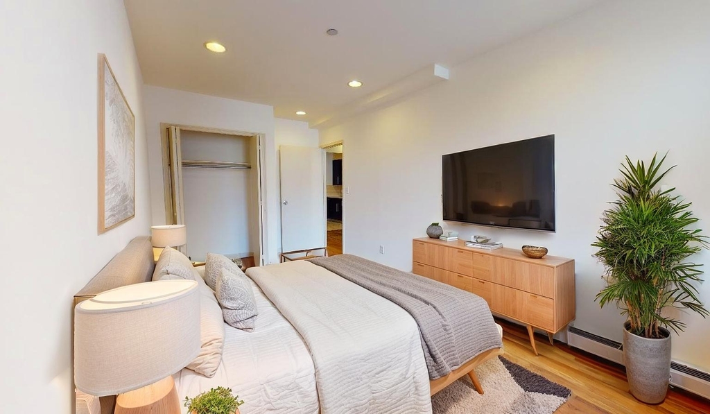 67-09 Austin Street - Photo 6