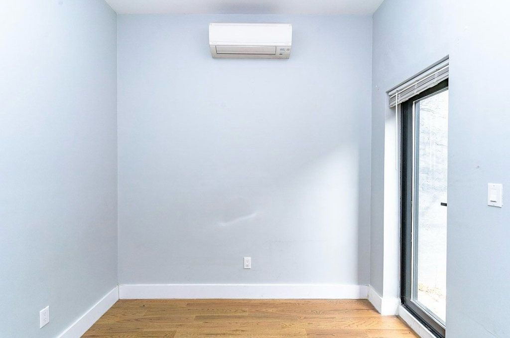 644 Lorimer Street - Photo 5