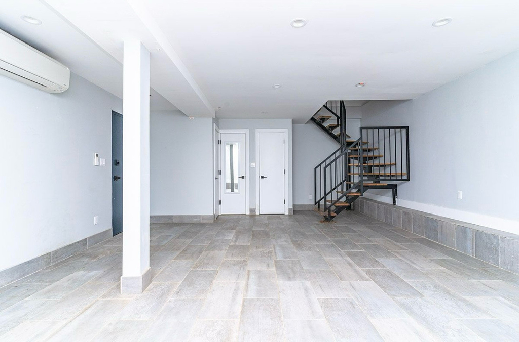 644 Lorimer Street - Photo 8