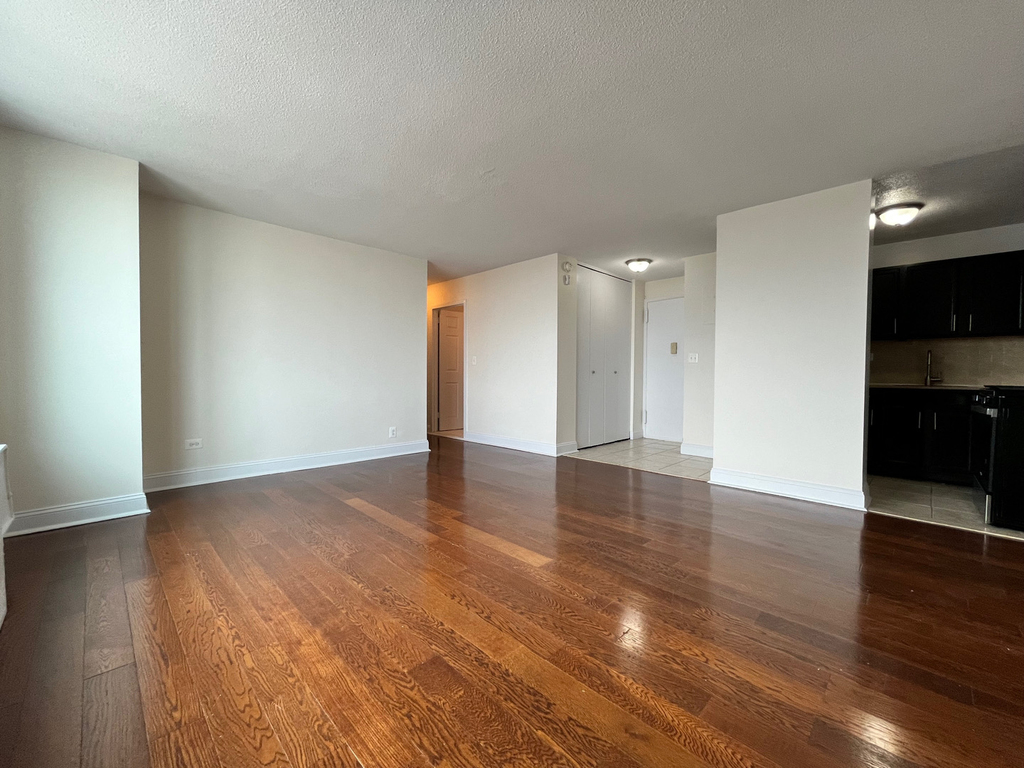 3333 Broadway - Photo 5