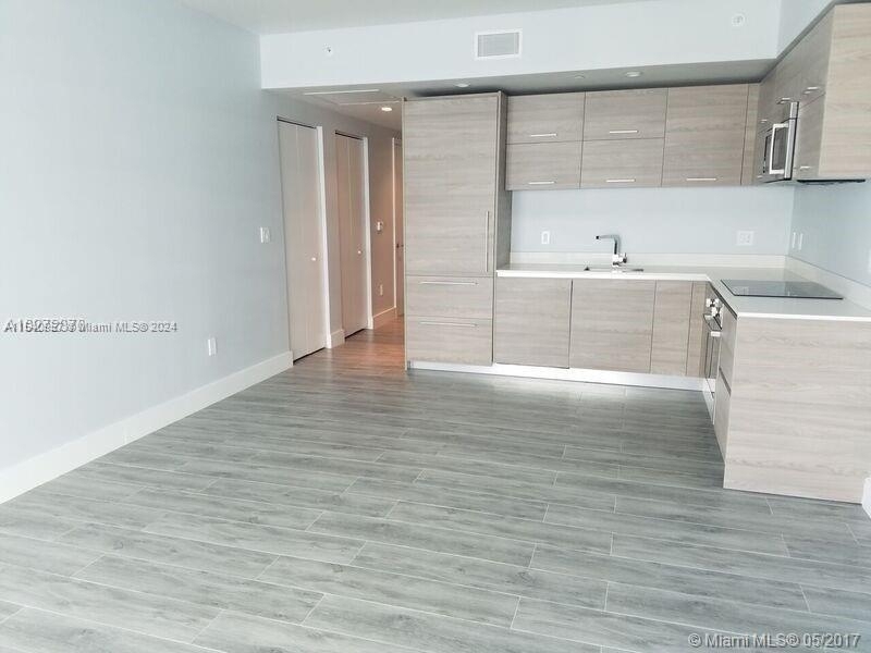 1300 S Miami Ave - Photo 3