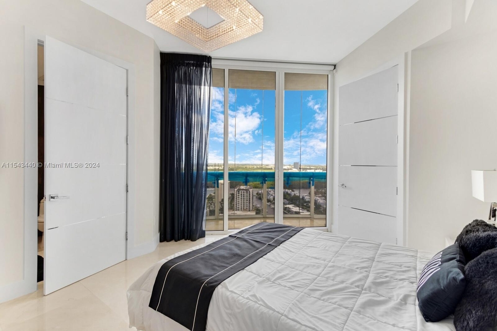 16001 Collins Ave - Photo 17