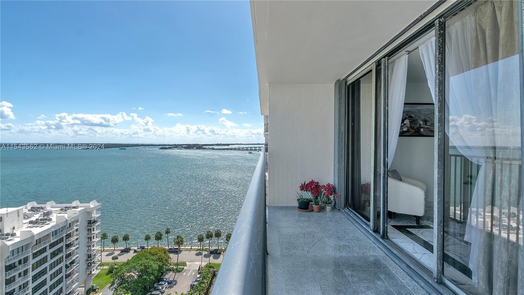 1450 Brickell Bay Dr - Photo 25