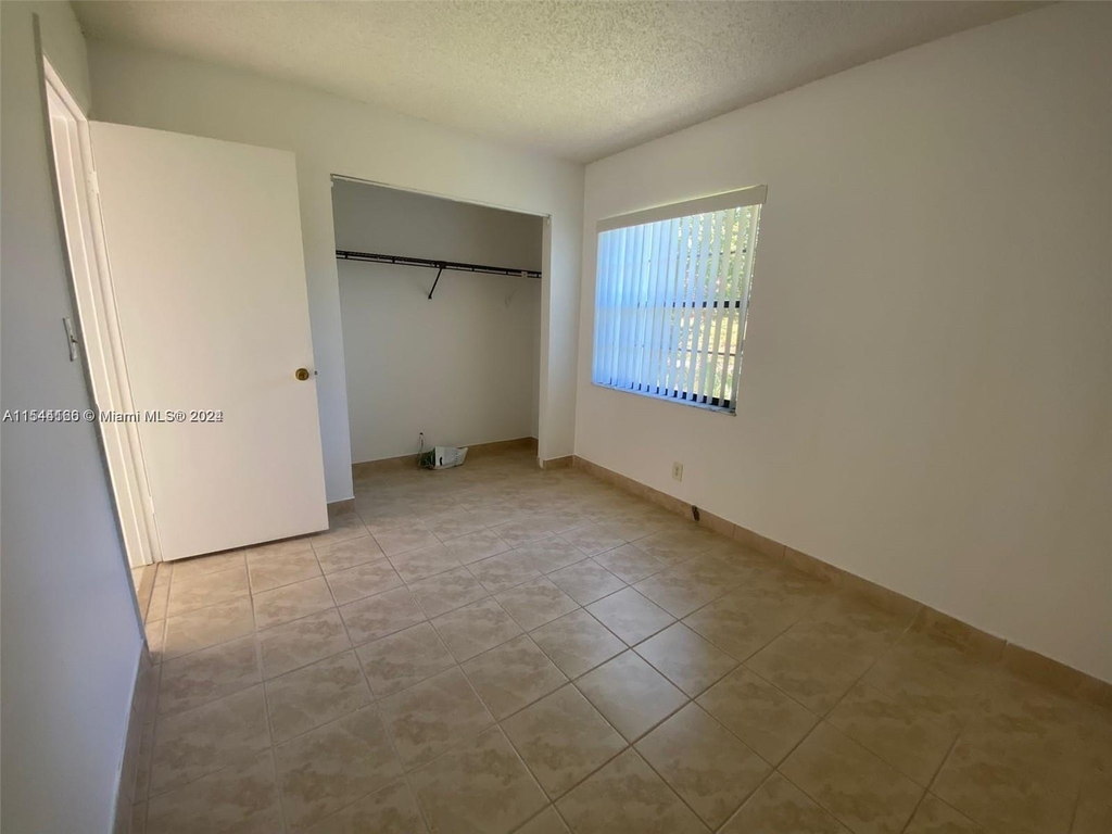 2631 Riverside Dr - Photo 7