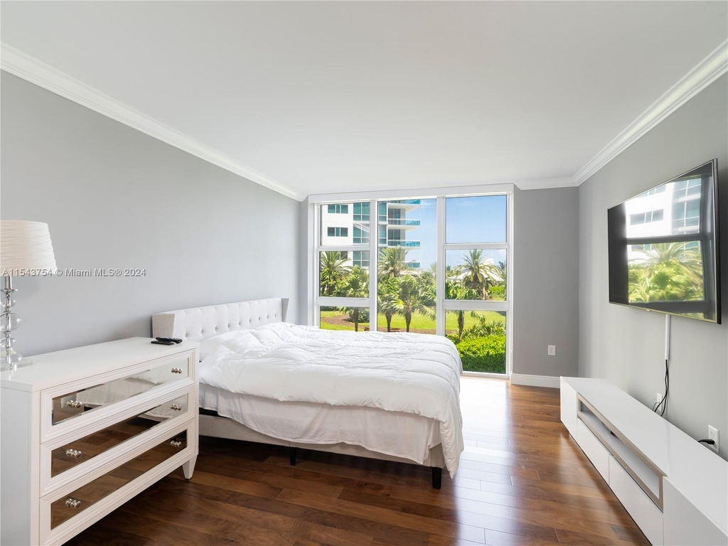 10275 Collins Ave - Photo 12