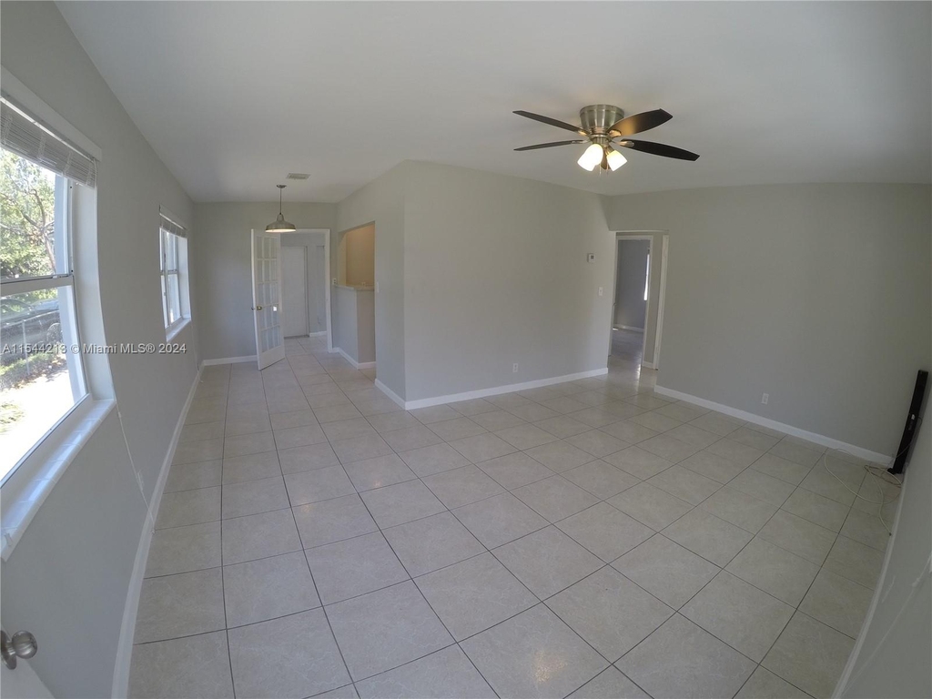1344 Nw 2nd Ave - Photo 5