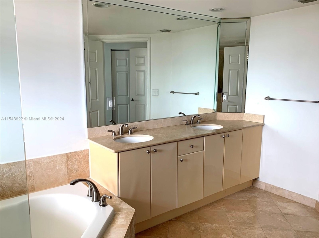 1755 E Hallandale Beach Blvd - Photo 11