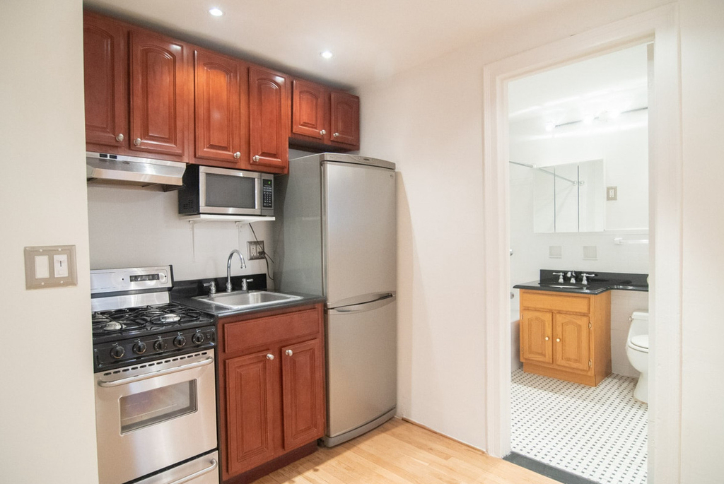 145 West 58th Street - Photo 5