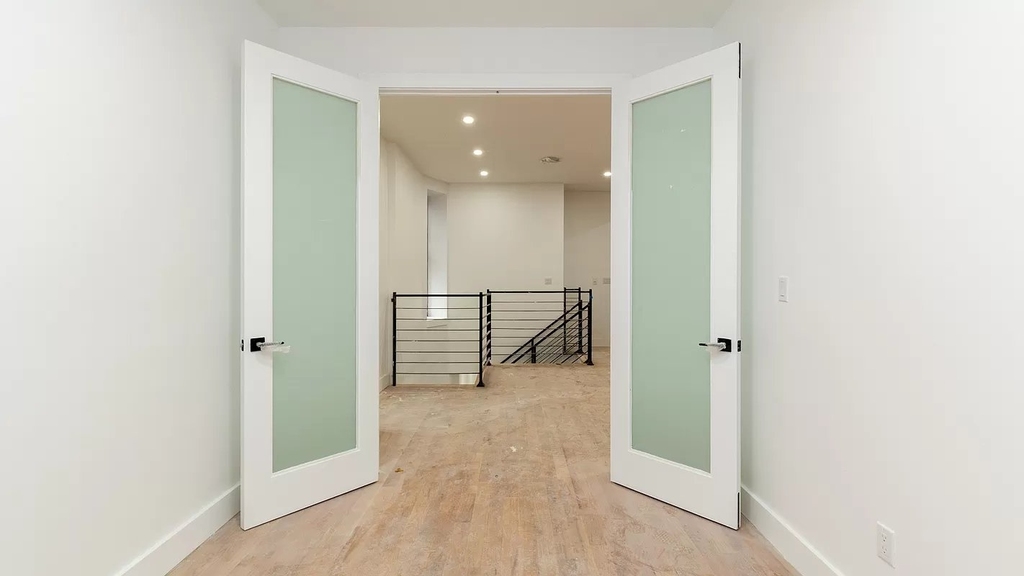 1027 Putnam Avenue - Photo 6