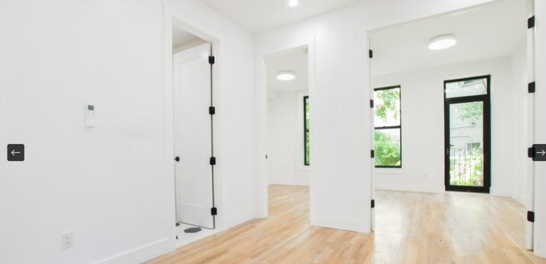 1027 Putnam Avenue - Photo 2