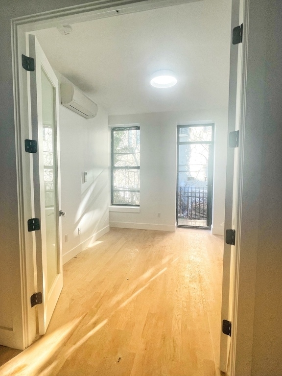 1027 Putnam Avenue - Photo 11