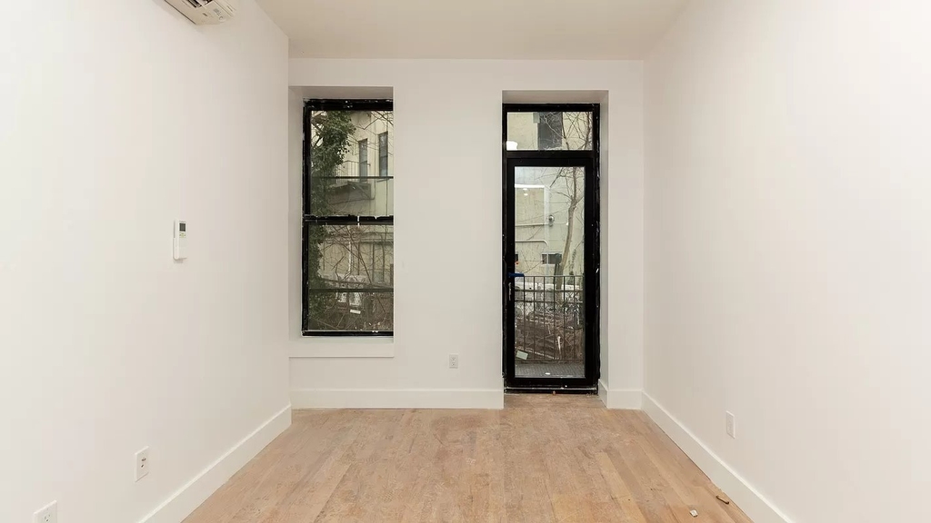 1027 Putnam Avenue - Photo 5