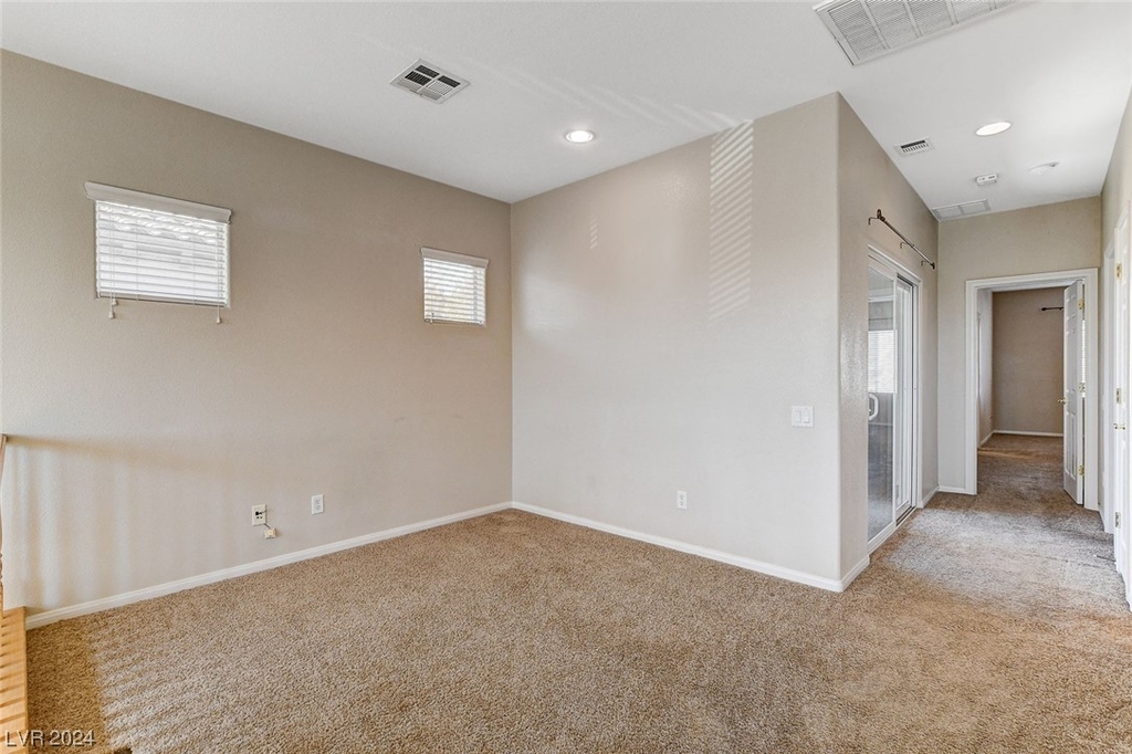 10486 Howling Coyote Avenue - Photo 19