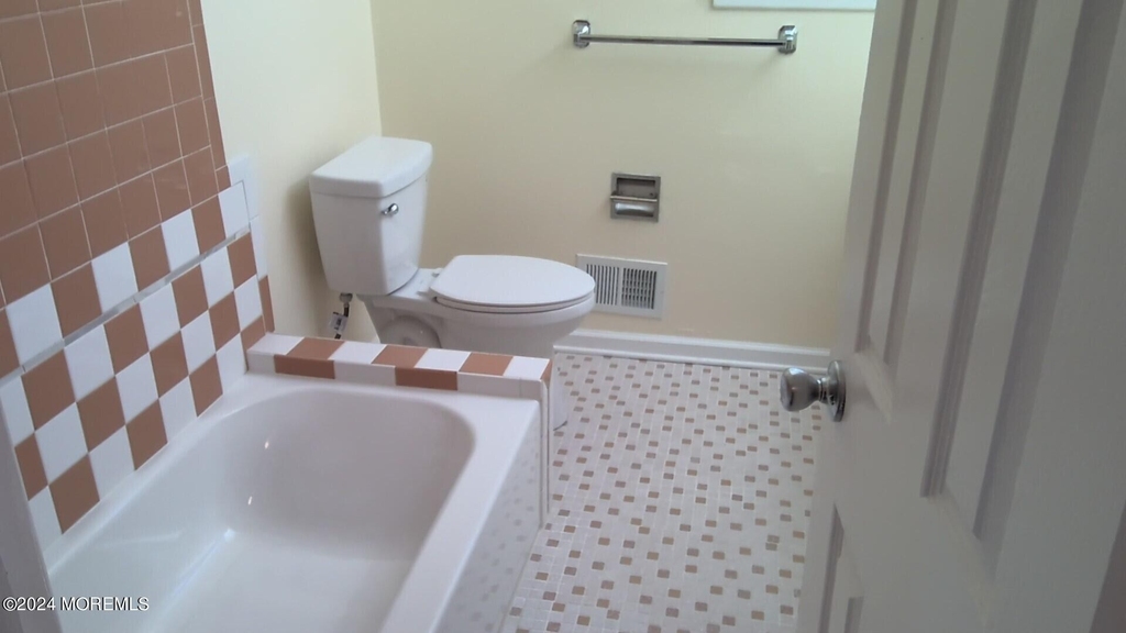 1015 Eton Way - Photo 15