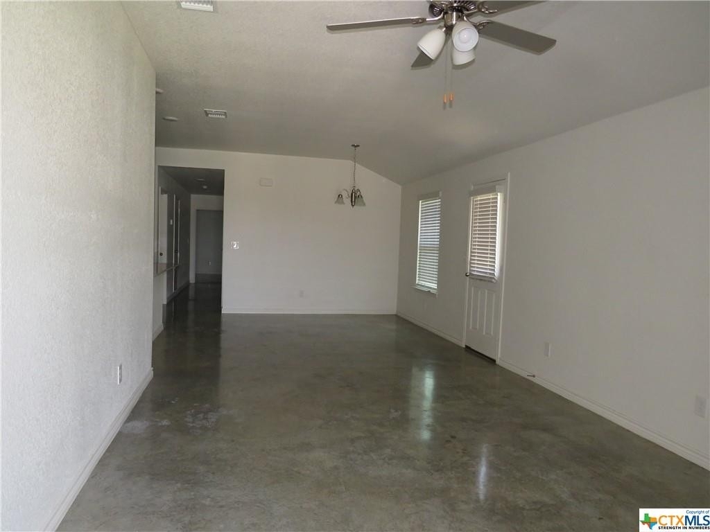 1004 Barbara Jordan Street - Photo 4