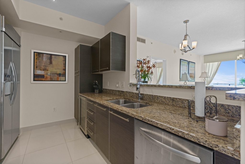 550 Okeechobee Boulevard - Photo 4