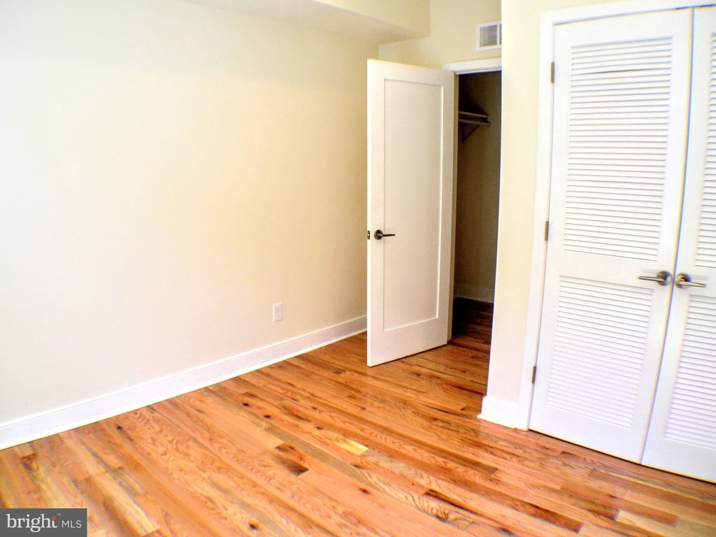 1242 Point Breeze Avenue - Photo 8