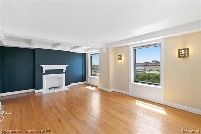 15 E Kirby Street - Photo 2