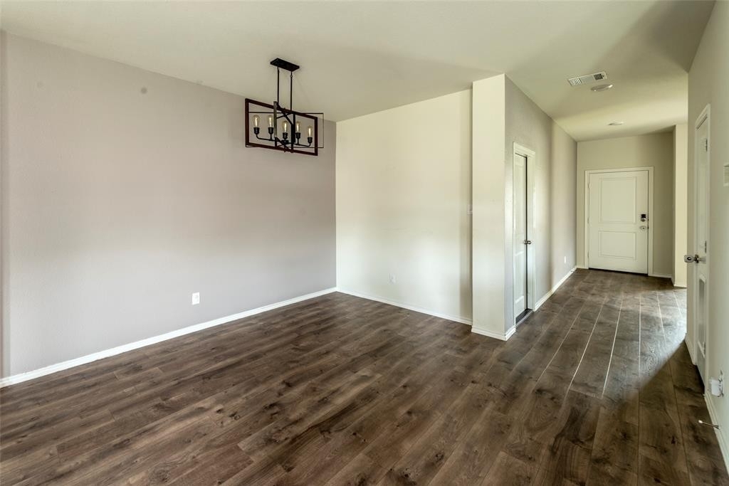 2402 Lupton Street - Photo 4