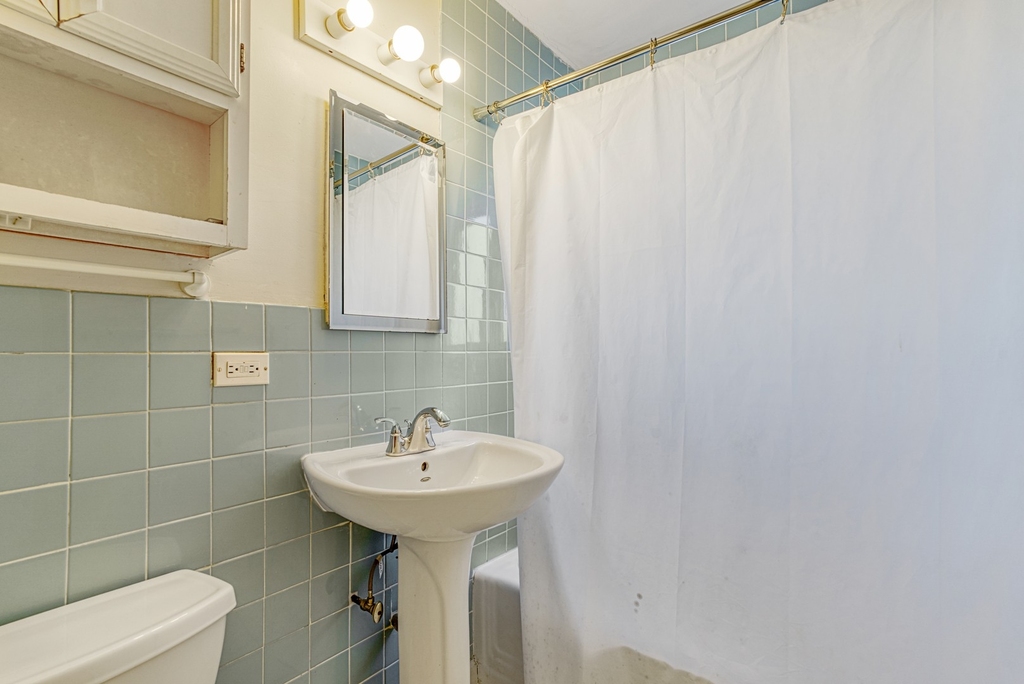 5510 S Woodlawn Avenue - Photo 8