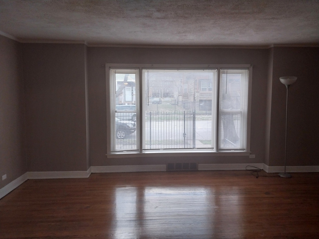 7151 S Greenwood Avenue - Photo 9