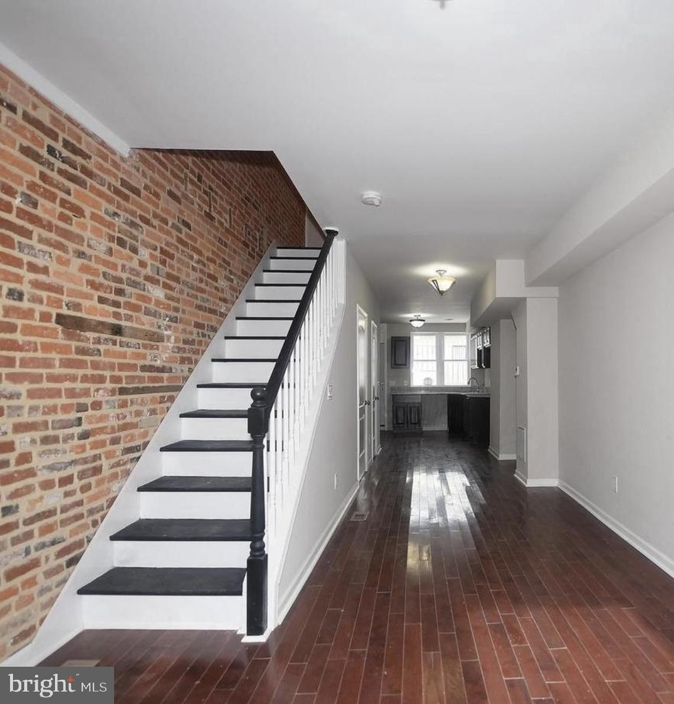 418 N Bradford Street - Photo 2