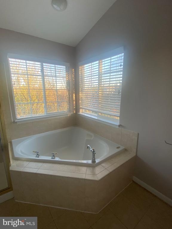 6765 Sutton Oaks Way - Photo 22