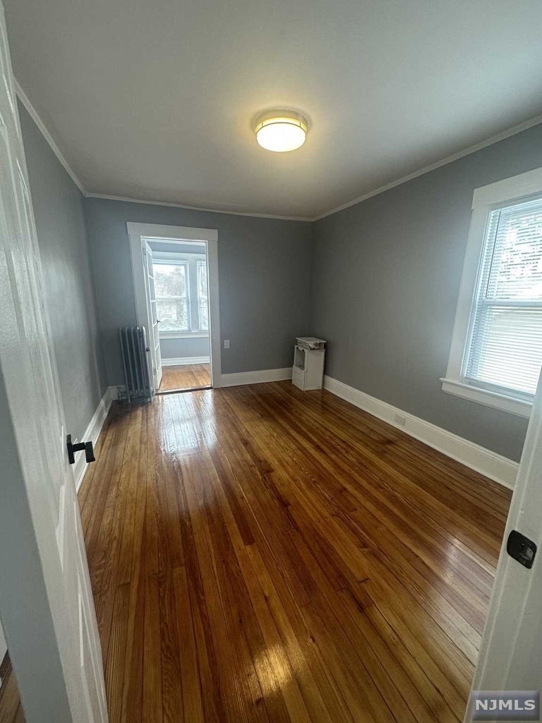 467 Elm Avenue - Photo 5