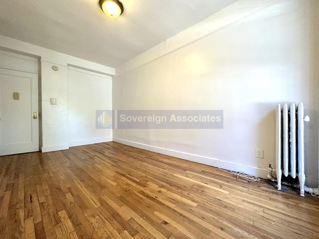 936 West End Avenue - Photo 2