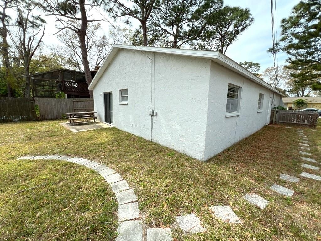 6633 68th Street N - Photo 16