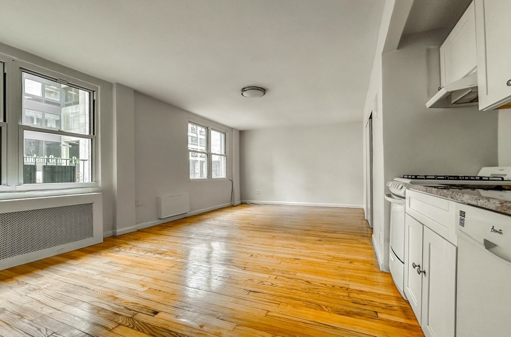 260 West 27th Street - Photo 1