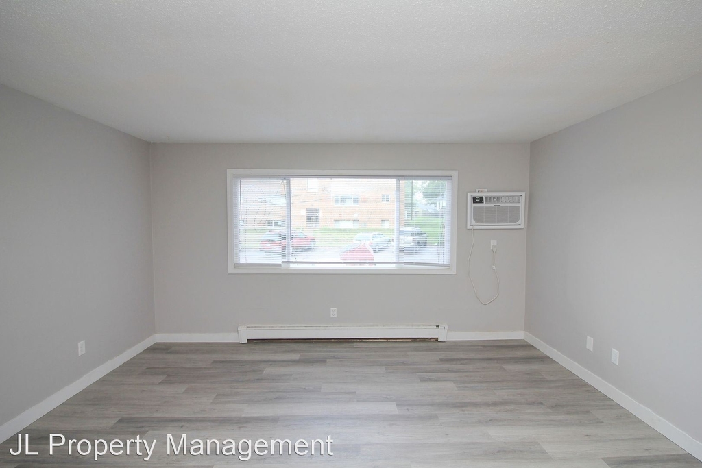 304 S Lowell Ave - Photo 2