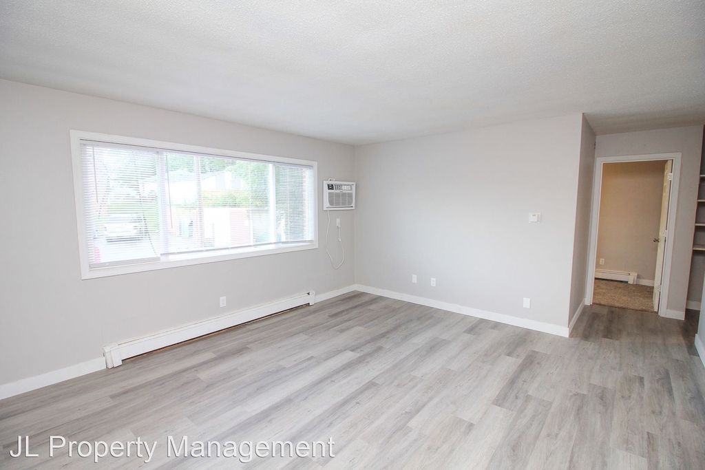 304 S Lowell Ave - Photo 0