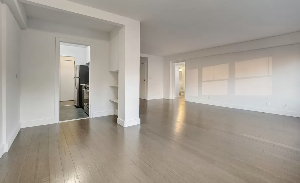 East 34th Street - Photo 2