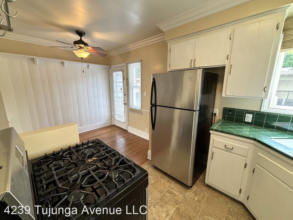 4239 Tujunga Avenue - Photo 6