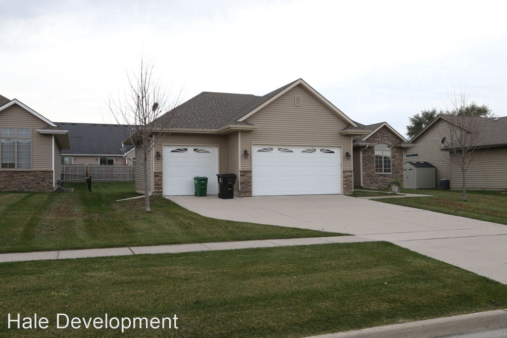 207 Sw Springfield Dr. - Photo 3