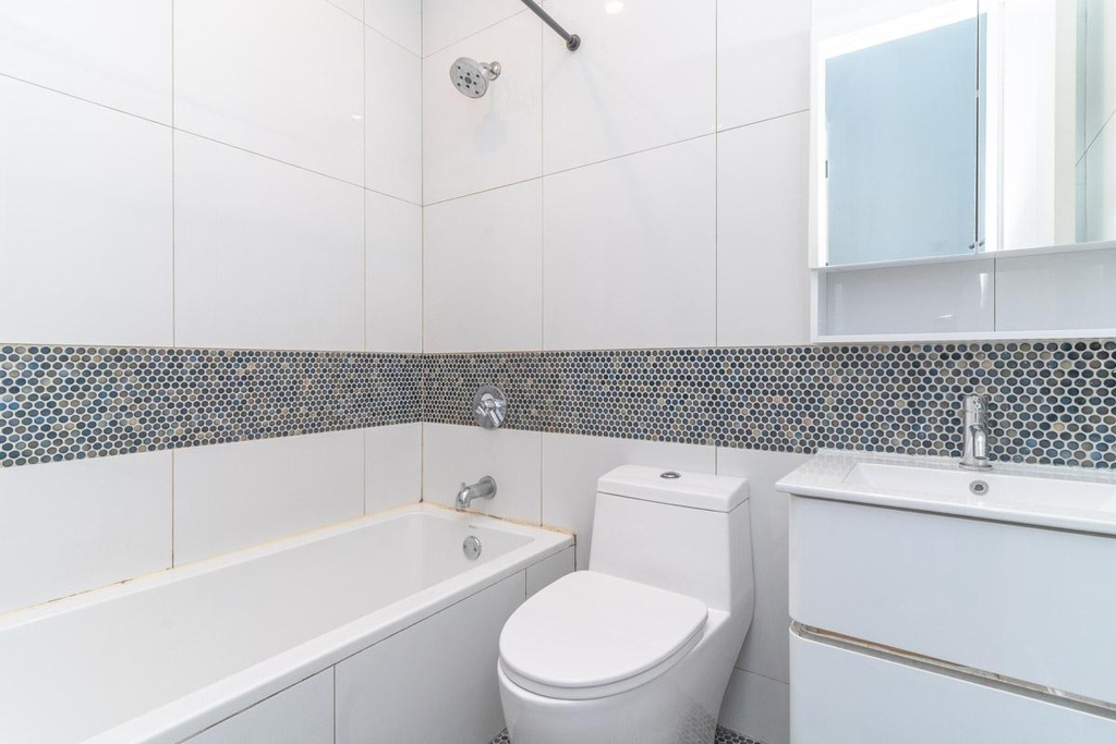 992 Broadway - Photo 8