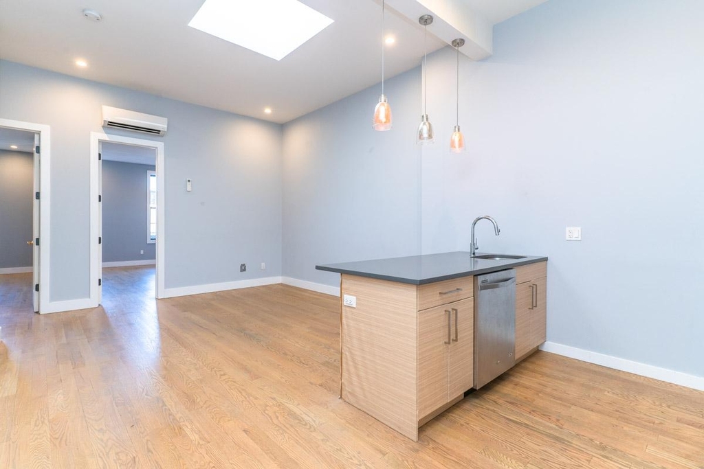 992 Broadway - Photo 0