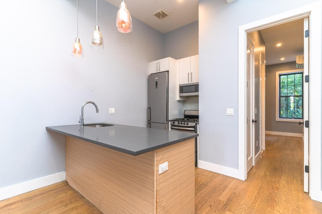 992 Broadway - Photo 11