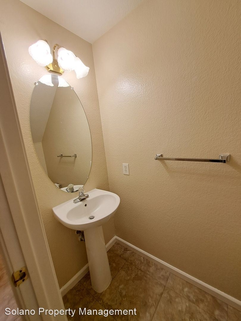 849 Chateau Circle - Photo 7