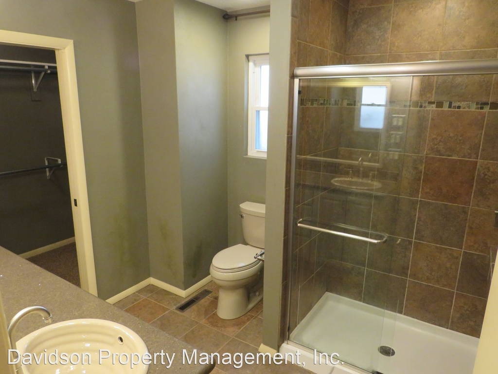 2400 Flintridge Dr - Photo 6