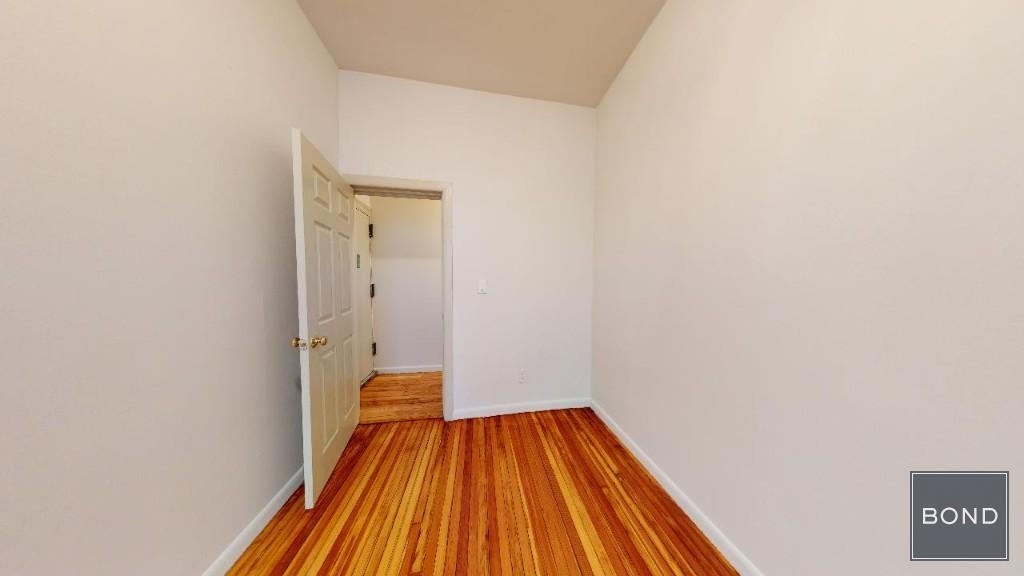 West 137 Street - Photo 16