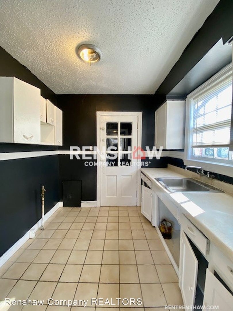 1096 Gordon St - Photo 4