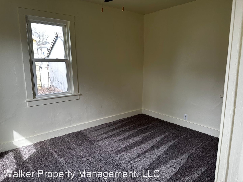 323 Madison St. - Photo 6