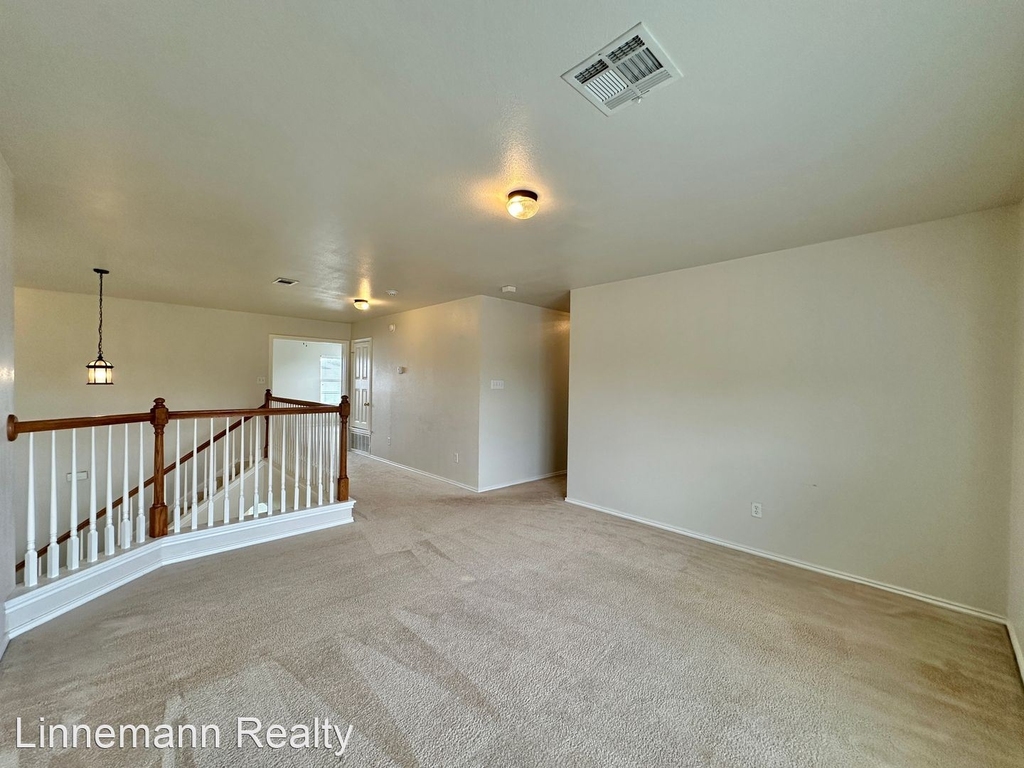 1806 Lobrecht Court - Photo 28