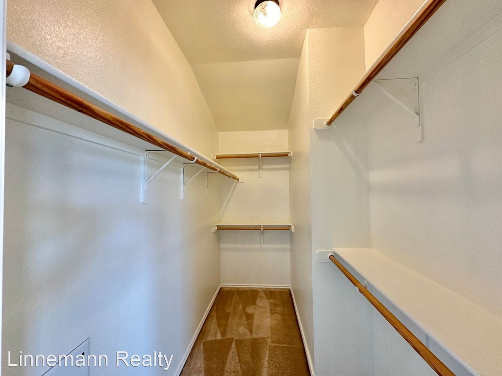 1806 Lobrecht Court - Photo 25