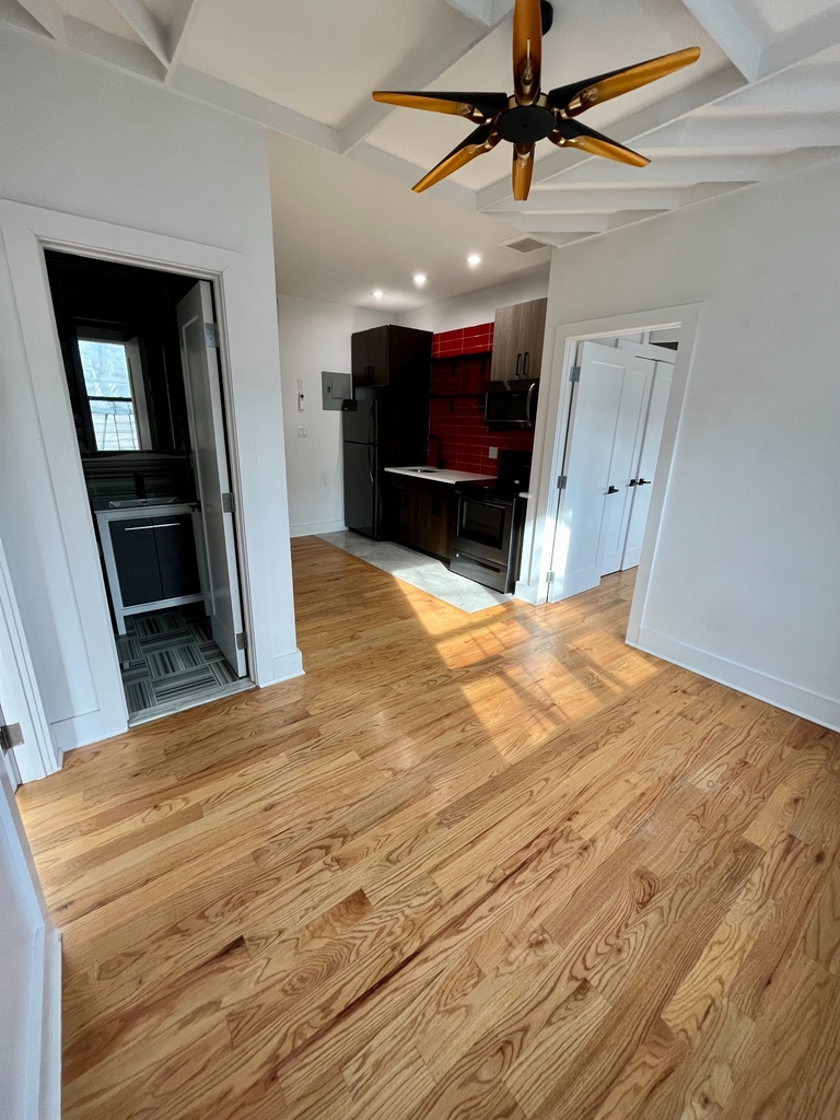 Dekalb Avenue - Photo 2