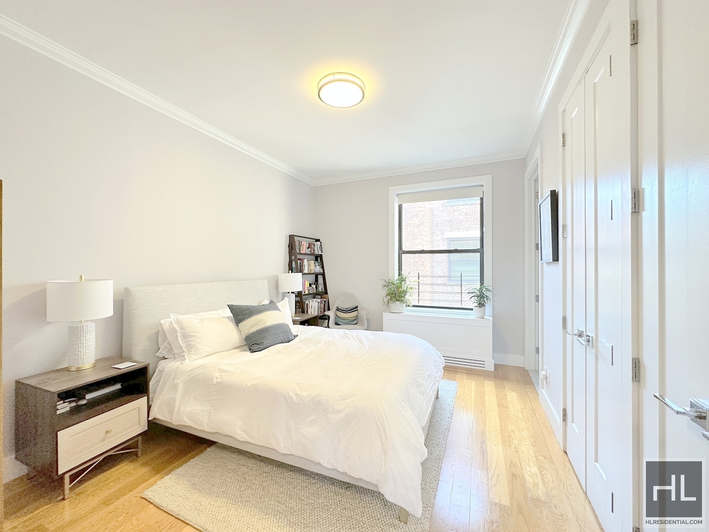 252 West 76 Street - Photo 3