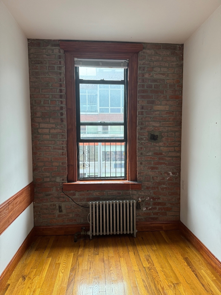 424 East 13th Street - Photo 2